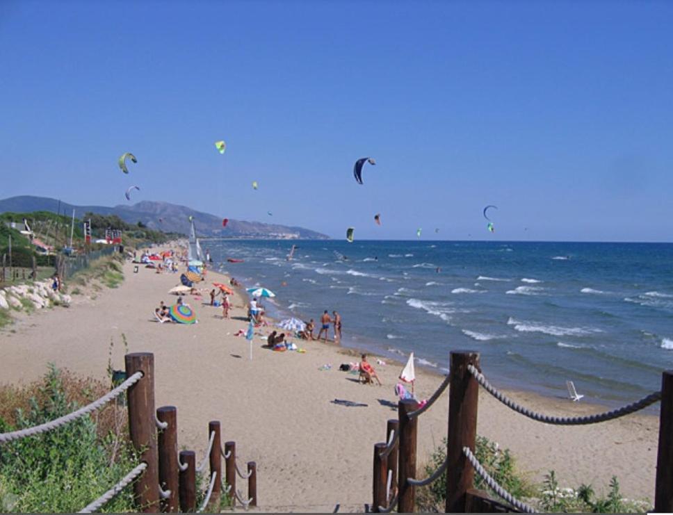 Alloggio Turistico Al Mare Sperlonga E Terracina Villa Лидо Ди Фонди Екстериор снимка