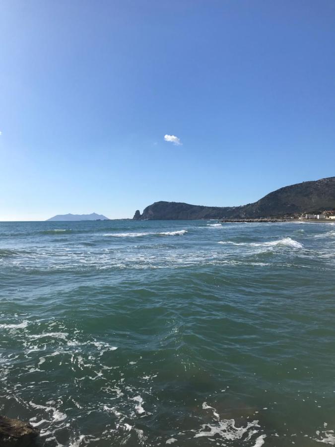 Alloggio Turistico Al Mare Sperlonga E Terracina Villa Лидо Ди Фонди Екстериор снимка